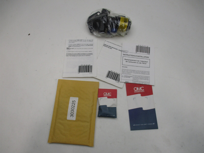 New Johnson Evinrude OMC 200/225 HP Starboard Fuel Injector Assembly # 5001343