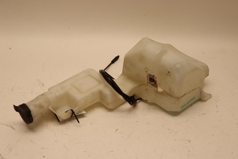 2015-2020 CHEVY/GMC SUBURBAN FRONT WINDSHIELD WASHER FLUID RESERVOIR TANK OEM