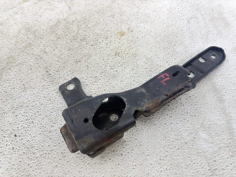 2015 TOYOTA PRIUS FRONT SUSPENSION SUBFRAME left REARWARD STAY BRACKET OEM