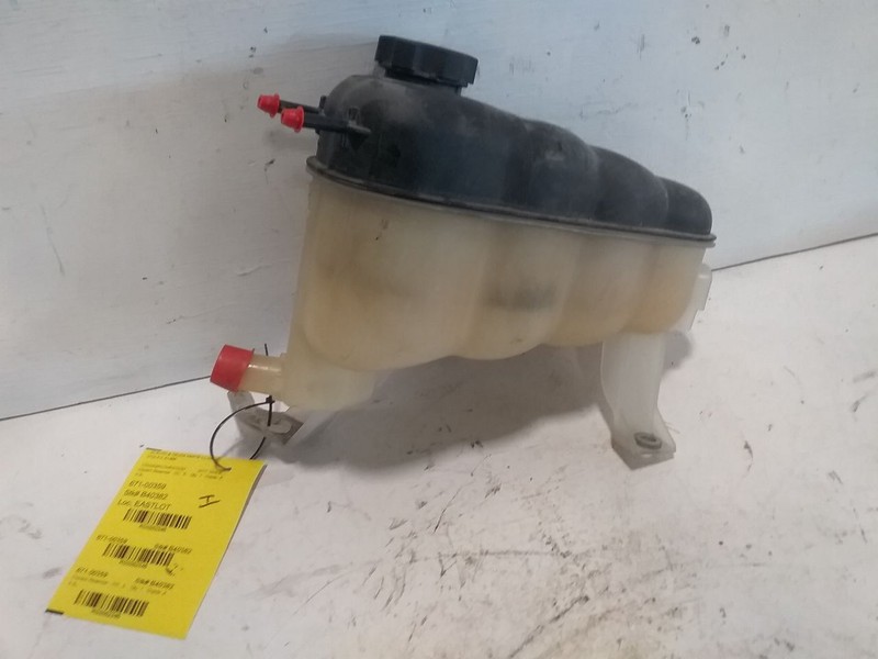 Coolant Reservoir Fits 15-20 ESCALADE 3382346