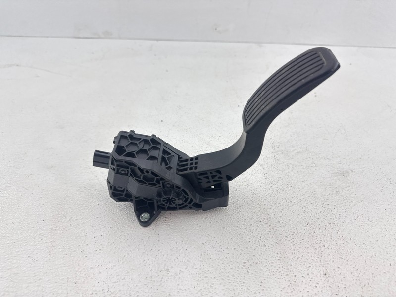 2019-2025 TOYOTA COROLLA HATCHBACK GAS ACCELERATOR THROTTLE PEDAL TRAVEL SENSOR