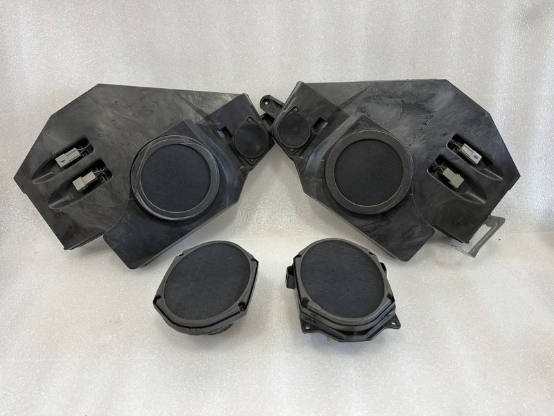 2001 2002 2003 2004 FORD MUSTANG CONVERTIBLE SPEAKERS AND SUBWOOFERS SET 4 PIECE