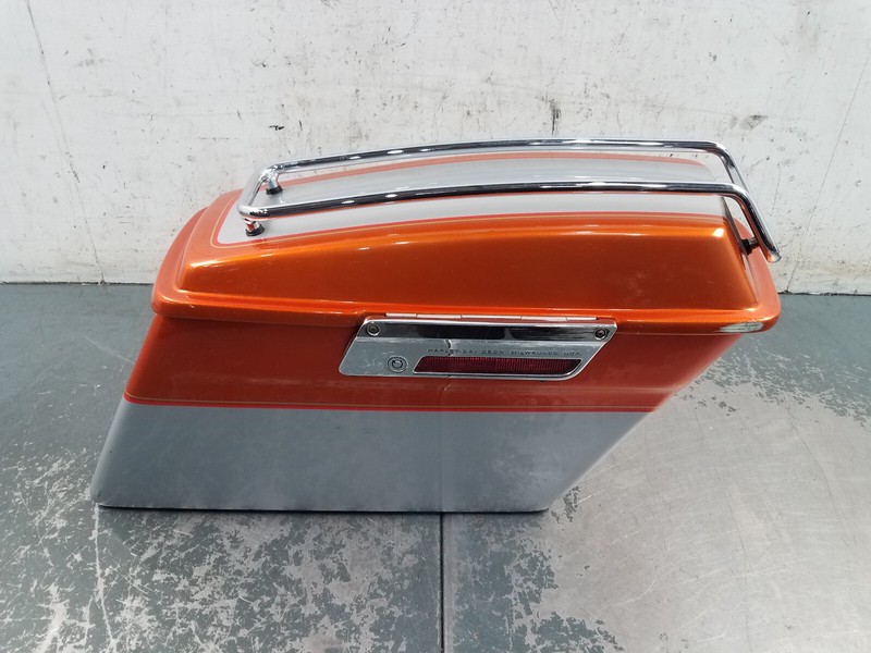 1999 Harley Touring Ultra ClassicRight Saddle Bag - * #7042 VV4