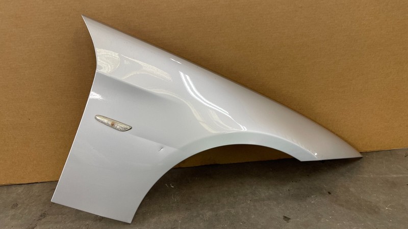 2009-2011 BMW 328I 335I E90 RIGHT PASSENGER SIDE FENDER PANEL OEM LOT647