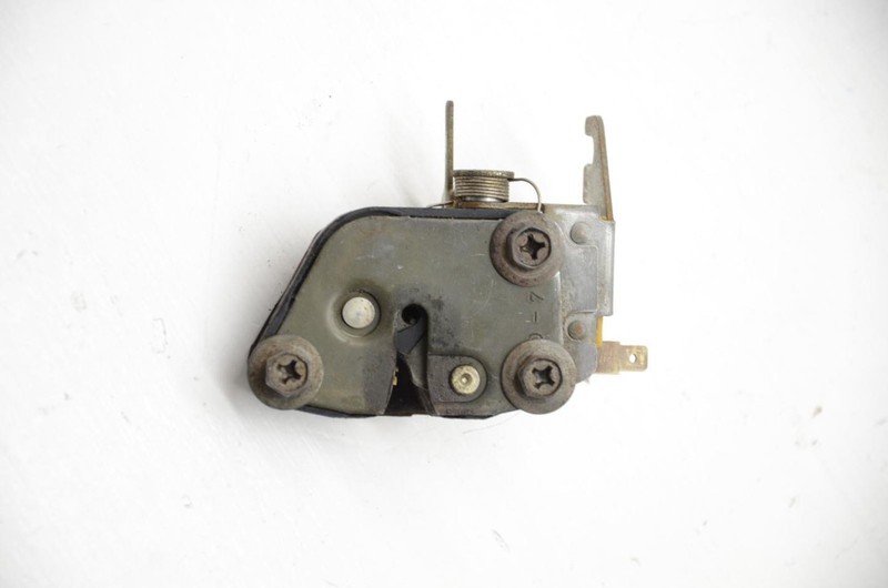 90-96 Nissan 300ZX 2+0 Rear Trunk Lid Latch