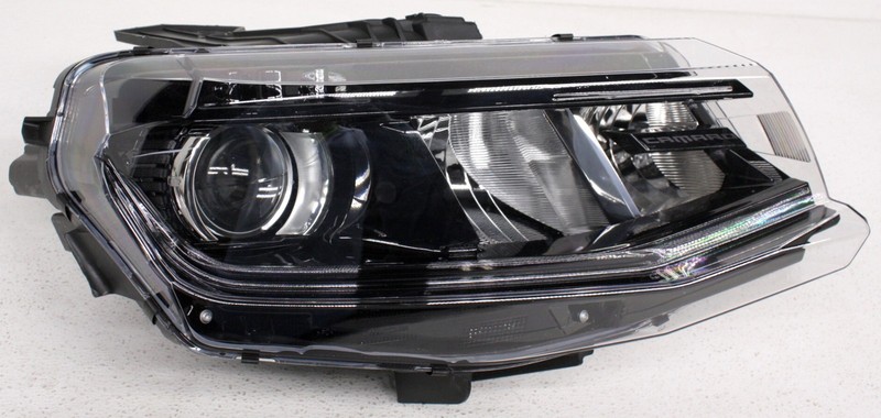 84078850 OEM Chevrolet Camaro Right Passenger Side Halogen Headlamp Tab Missing