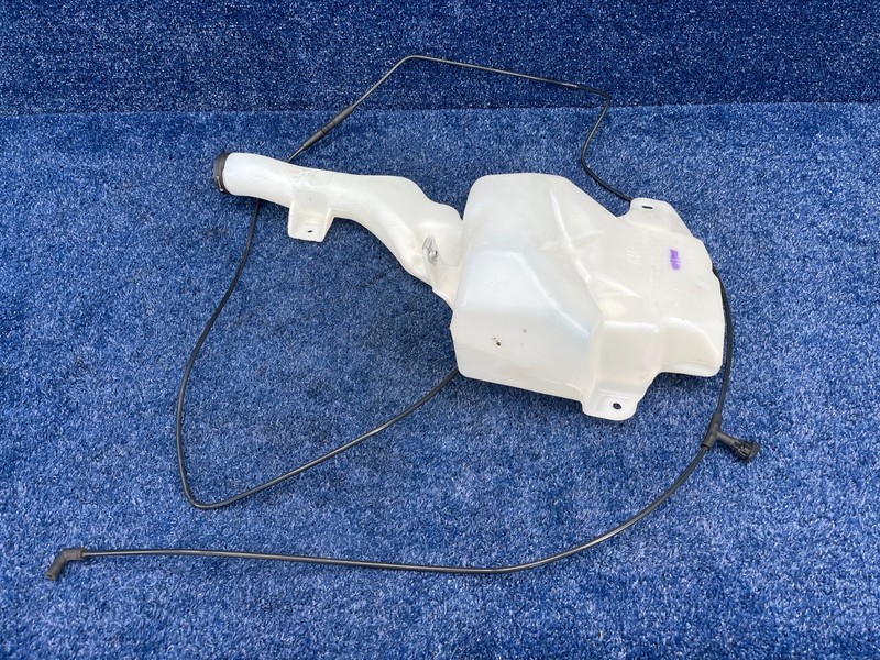 2014-2018 GMC Sierra 1500 OEM Windshield Washer Fluid Tank Reservoir 22323366