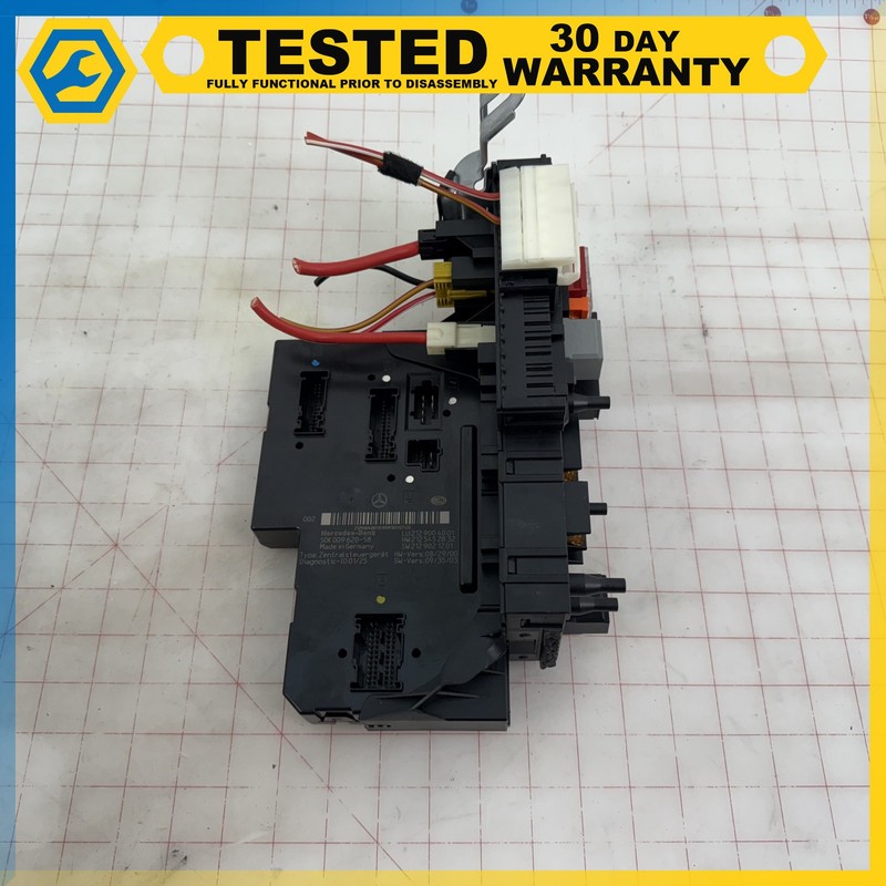 10-11 Mercedes E-Class W212 REAR SAM MODULE FUSE BOX RELAY OEM
