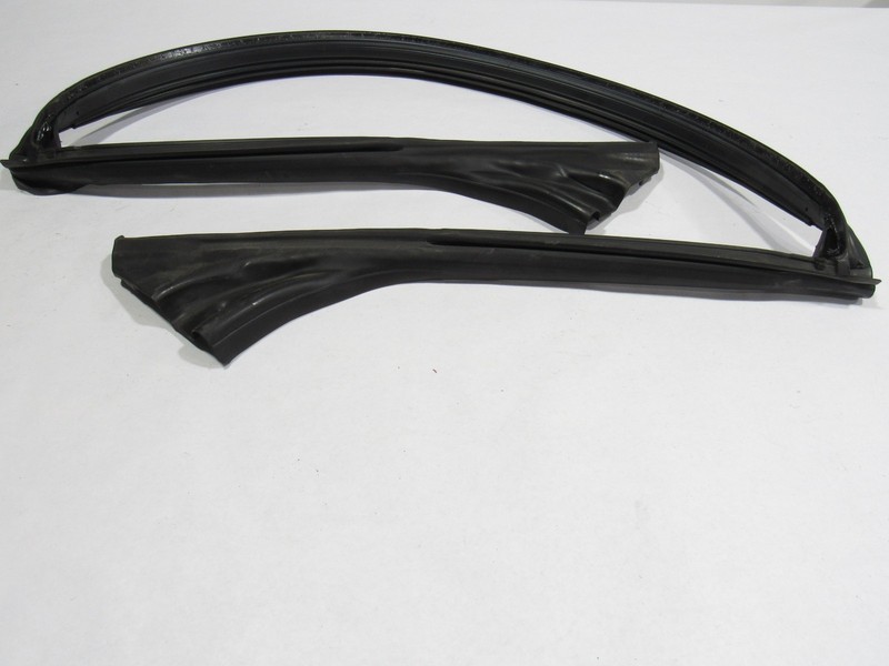 14-20 Jaguar F-Type S 2016 Convertible Front Windshield Seal Weather Strip :A
