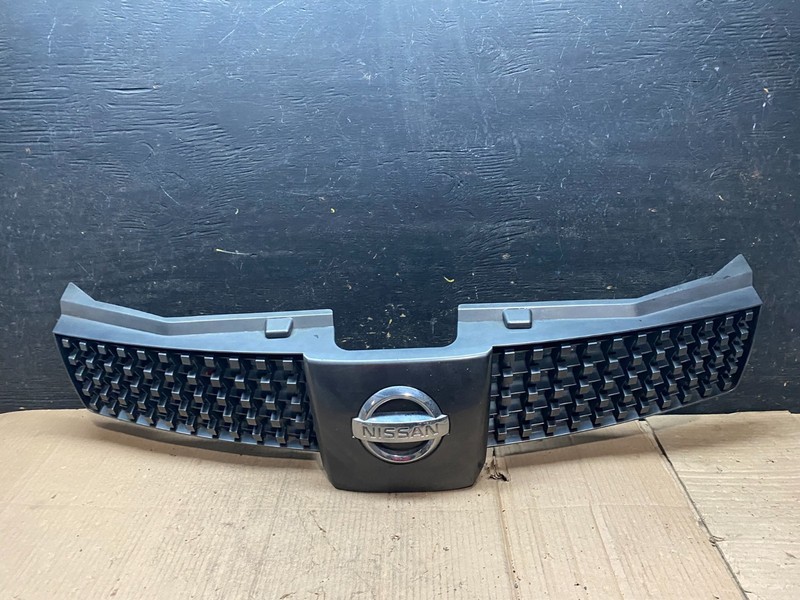 2004 to 2006 Nissan Quest Front Upper Grill Grille W4839 DG