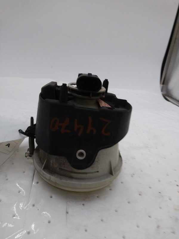 2005 Jeep Grand Cherokee Right Fog Light Assembly Silver OEM 04805859AA