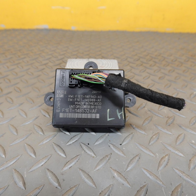 2017-2019 FORD ESCAPE Passenger Side Door Computer Control Module Oem