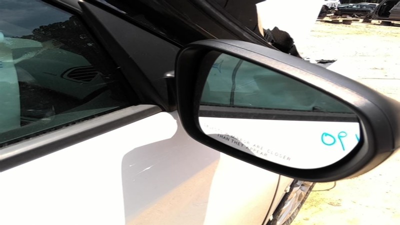 Passenger Side View Mirror Power Non-heated Fits 21-23 TRAILBLAZER 1575749