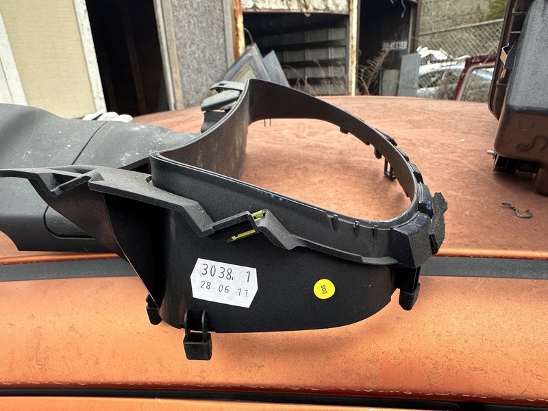11-17 VOLKSWAGEN VW TOUAREG OEM Black Cluster Dash Bezel & Upper Column Cover
