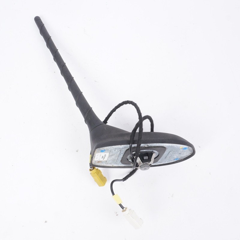 2014 - 2017 Fiat 500L Radio Antenna 51962117 OEM
