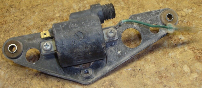81 Honda XR250R XR250 XR 250 R Dirt Bike Ignition Coil Spark Plug Bracket Mount