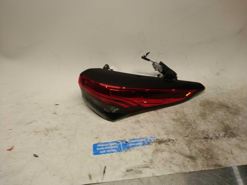 2020 Toyota Highlander Right Tail Light Assembly Black OEM 700183 44000 Mi