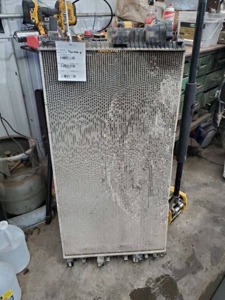 Radiator Engine Cooling Fits 17-23 FORD F250SD PICKUP 286337