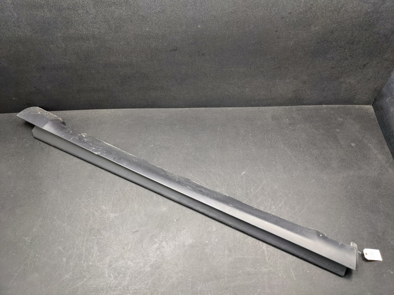 Right Rocker Panel Molding 2017 Jeep Cherokee 1YW36RXFAH 2014 2015 2016 - 2021 X