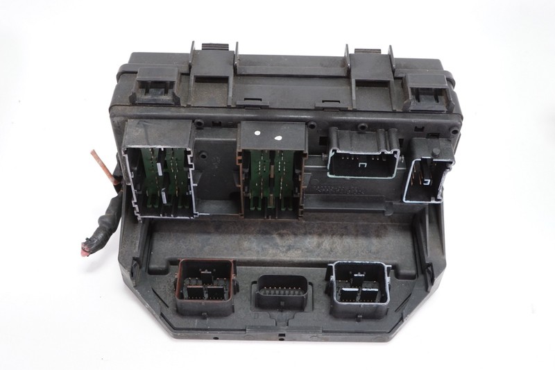 JEEP GRAND CHEROKEE DODGE DURANGO Main Fuse Box BCM OEM 2012