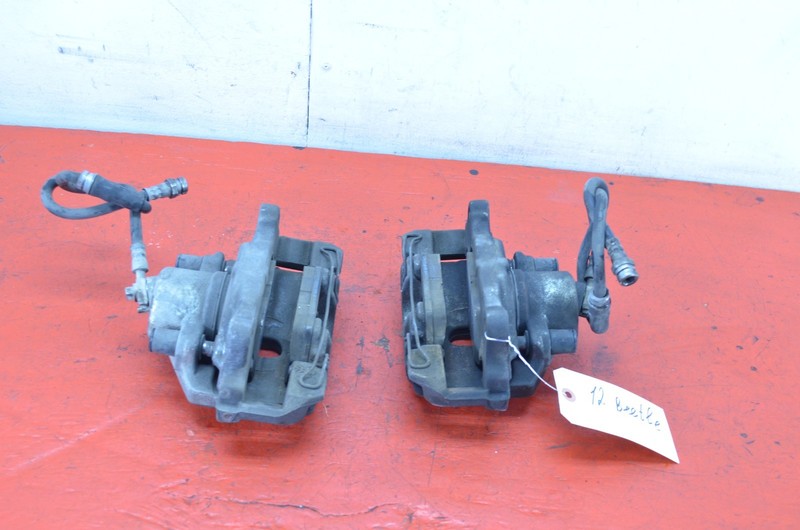 12-17 VOLKSWAGEN BEETLE FWD FRONT LEFT / RIGHT BRAKE CALIPER SET OEM
