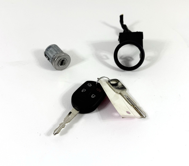 2009-2012 Ford Flex PATS Anti-Theft Ignition Ring w/ Key OEM 8G1T-15607-AA