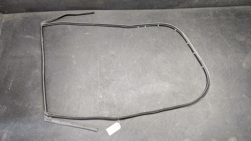 Left Rear Door Weatherstrip Strip Seal 82831-4BA0A 2018 Nissan Rogue 2014-2017