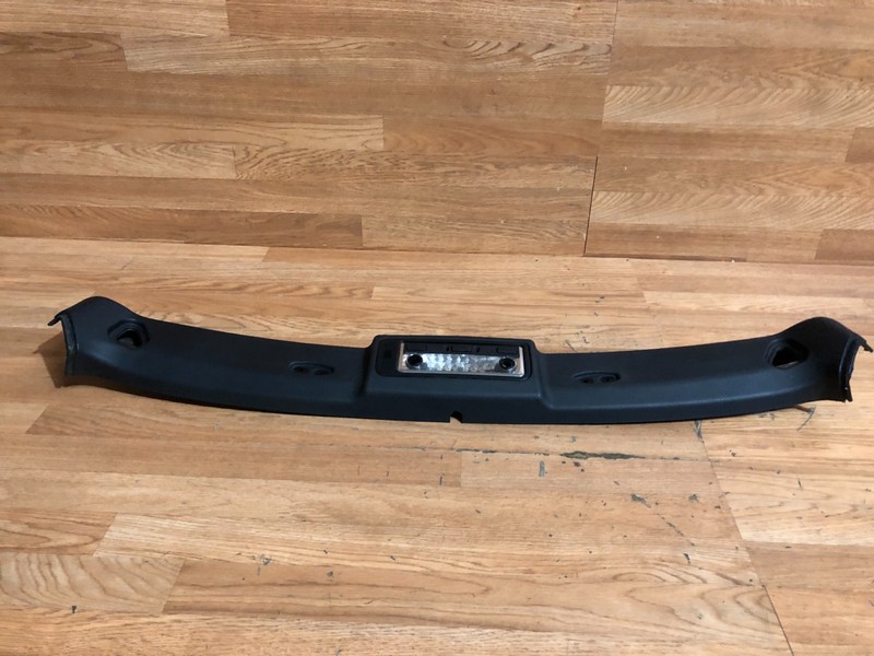 BMW OEM E46 325 328 330 M3 FRONT CONVERTIBLE TOP LATCH TRIM PANEL 00-06