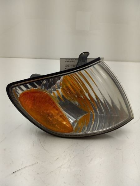 2002 TOYOTA SIENNA PASSENGER SIDE FRONT TURN SIGNAL LIGHT ASSEMBLY
