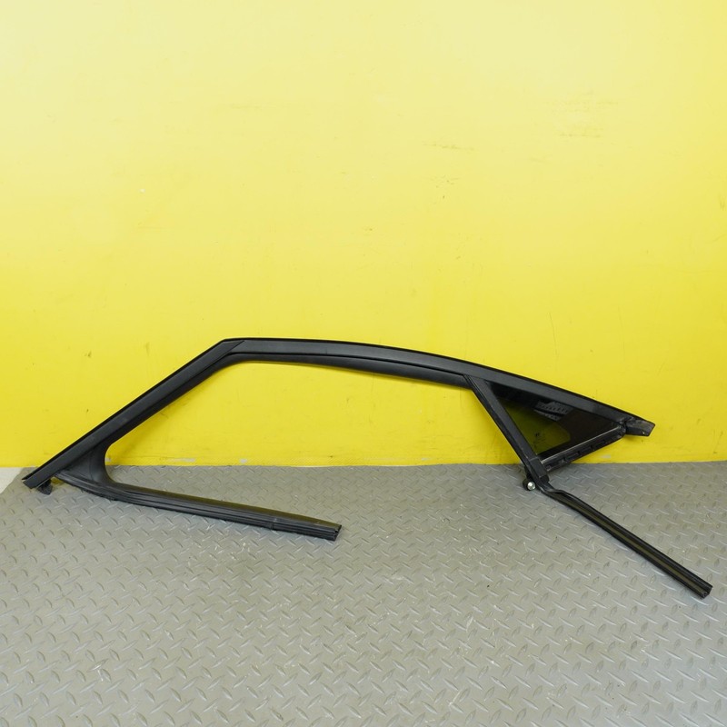2024-2025 HYUNDAI SANTA FE DOOR VENT GLASS FRONT RIGHT OEM