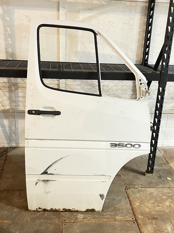 02-06 Dodge Mercedes Sprinter T1N Front Right Passenger Door Panel Body