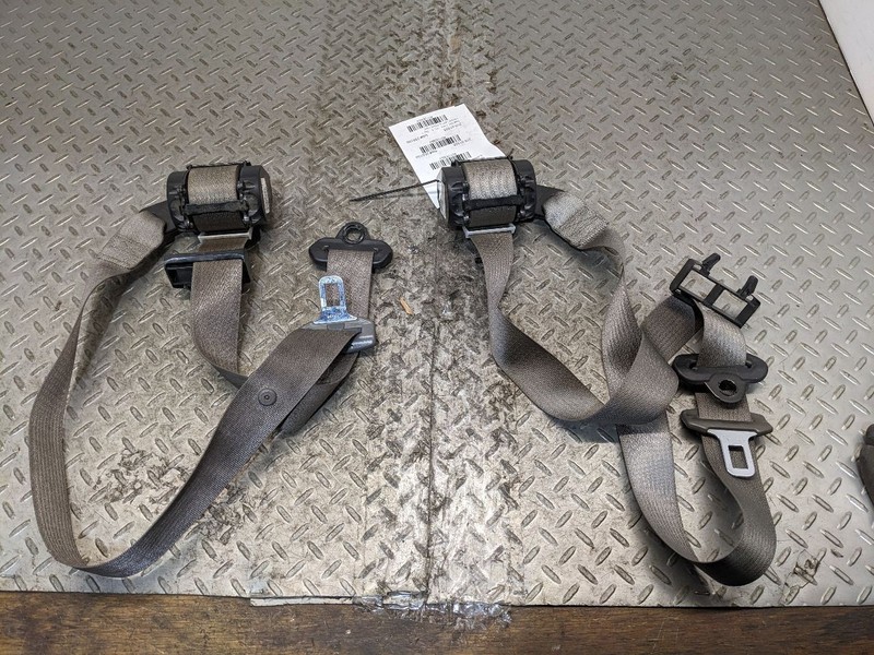 11-14 EXPRESS PASSENGER & DRIVER FRONT SEAT BELT PAIR OEM 1183654