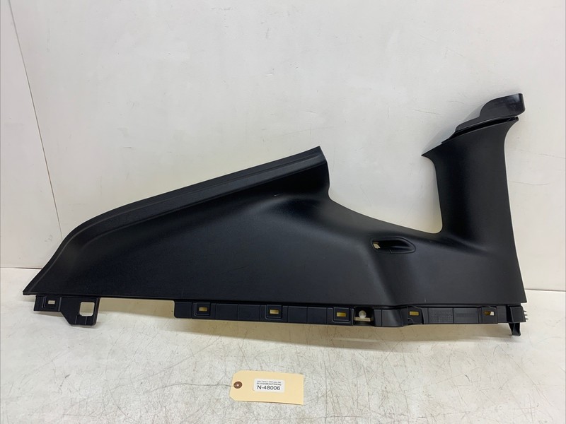 20-23 TESLA MODEL Y REAR DRIVER SIDE C-PILLAR UPPER TRIM PANEL ASSY 48006 M6