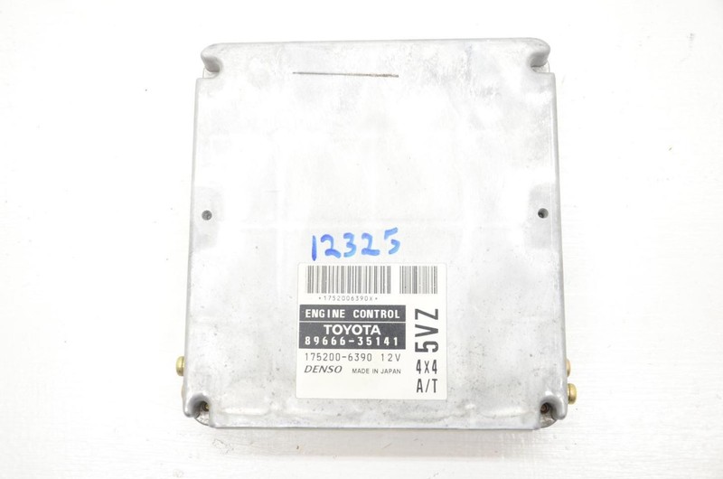 99-00 Toyota 4Runner 4WD Engine Control Module ECU ECM 8966635141