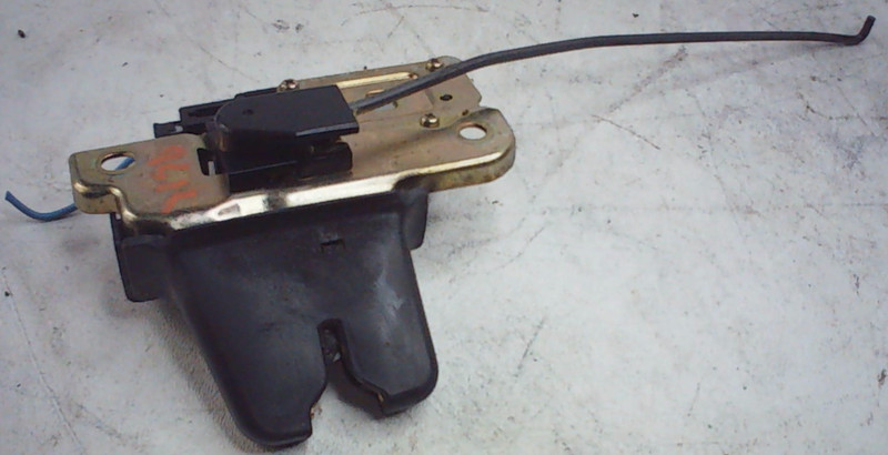 2000-2004 Avalon Trunk Latch Deck Lid Door Lock Actuator Luggage Compartment OEM