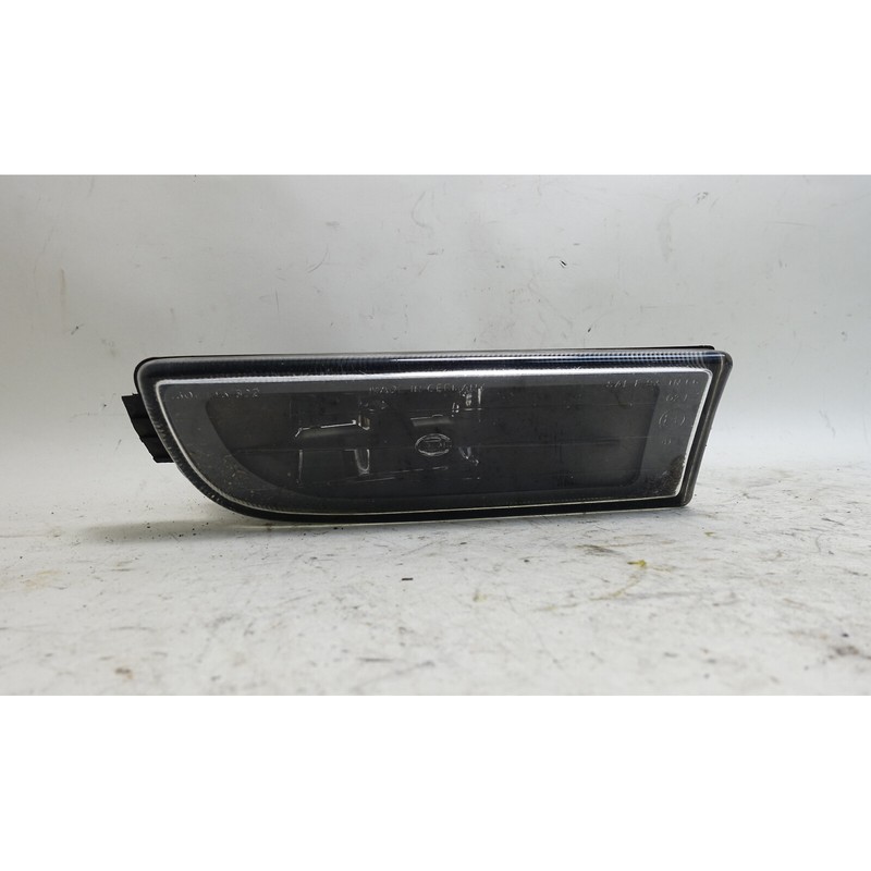 Damaged 1995-2001 BMW E39 7-Series Factory Right Front Fog Light Lamp OEM