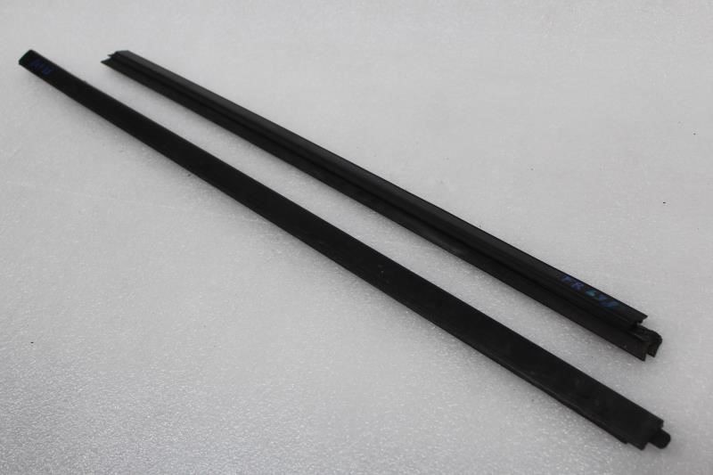 2019 2020 2021 2022 2023 RAM 1500 NEW STYLE RIGHT FRONT DOOR WINDOW MOLDINGS