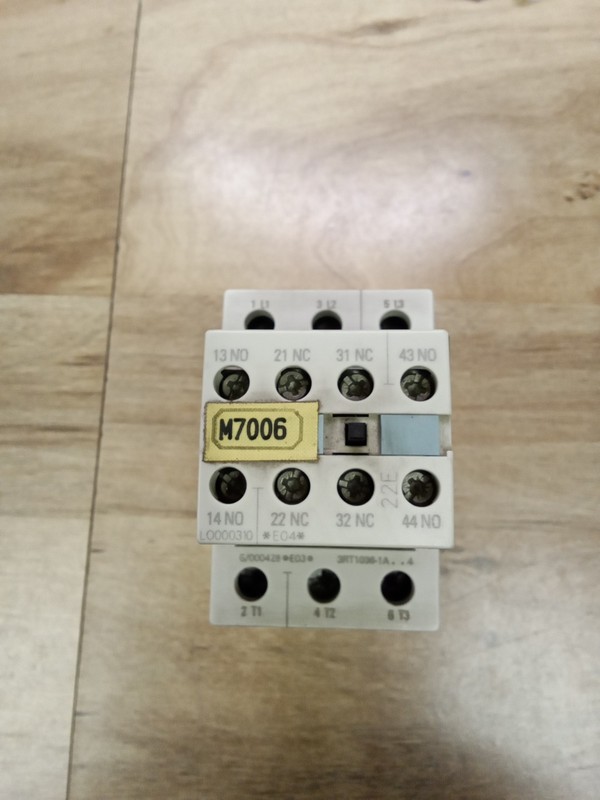 Siemens 3RT1038-1A..4 Power Contactor