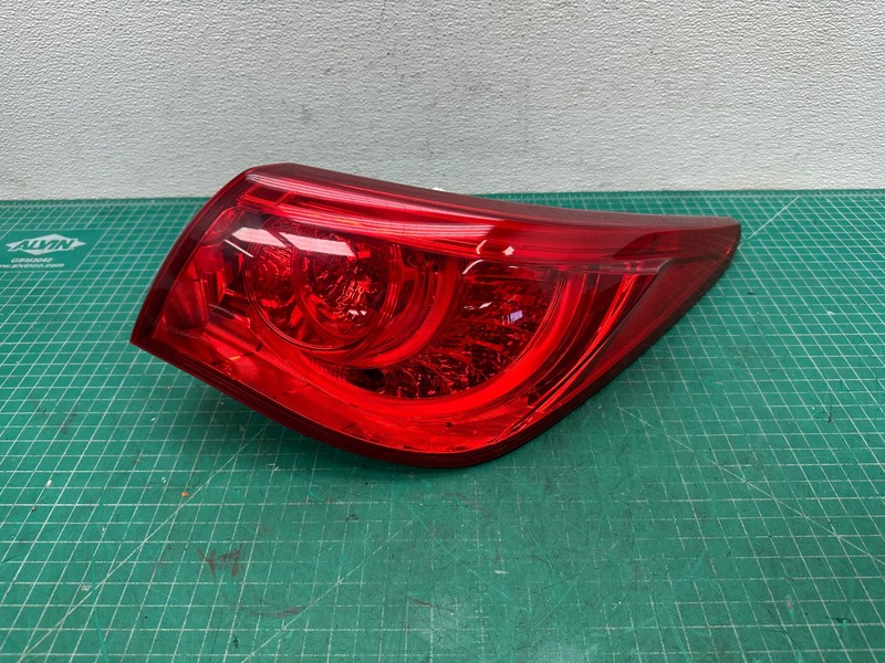 16-17 INFINITI Q50 REAR RIGHT PASSENGER SIDE OUTER TAIL LIGHT LAMP OEM