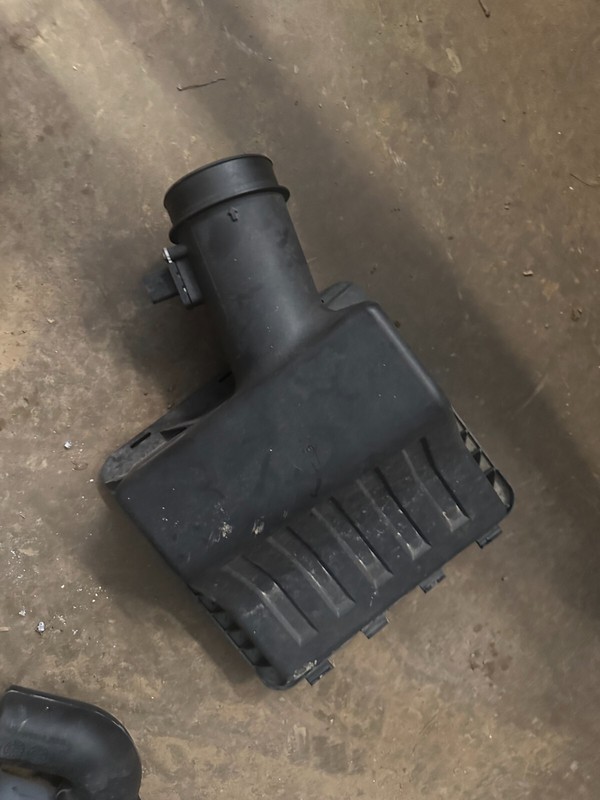10-14 FORD EXPEDITION NAVIGATOR 5.4 OEM Air Intake Cleaner Box Top