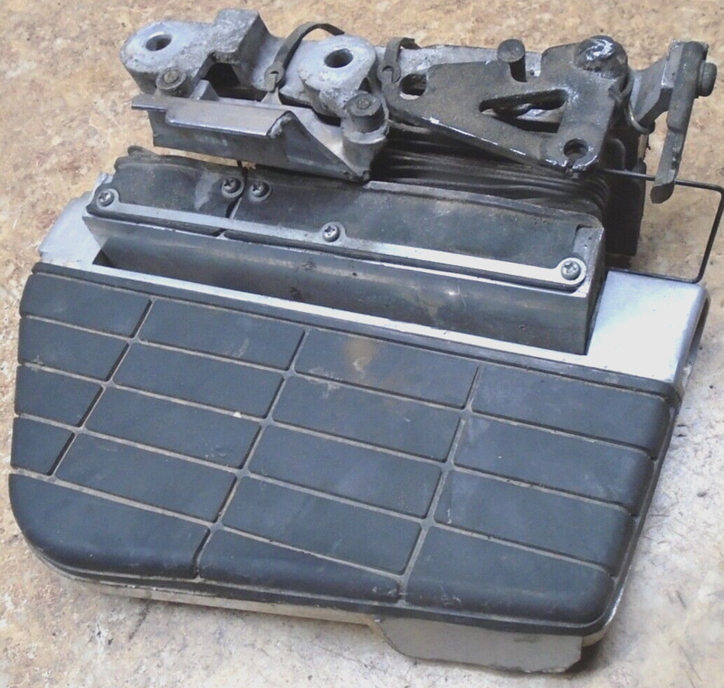 1998 Honda Goldwing GL1500 GL 1500 SE Left Side Peg Stem Footrest Foot Rest 98