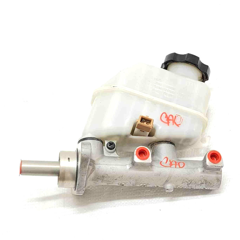 2010 Genesis 2.0L Brake Master Cylinder OEM 585102M500