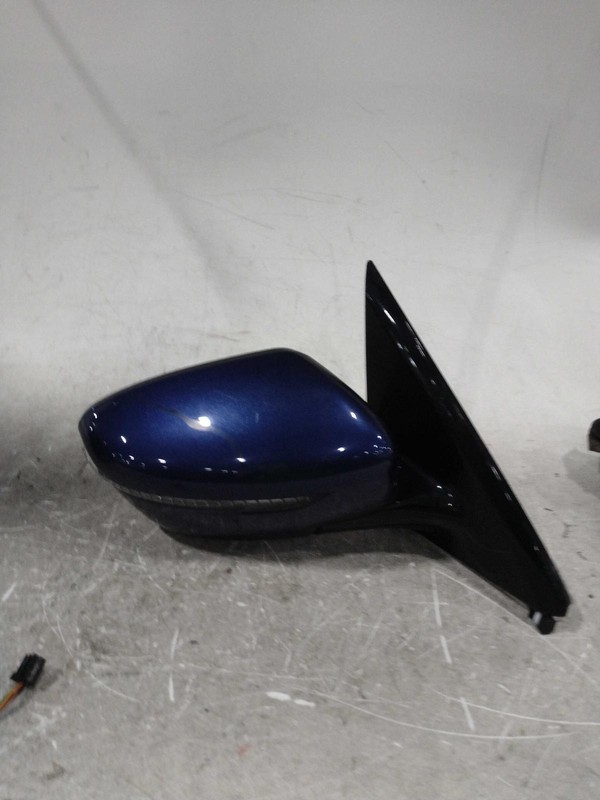 2020 Nissan Pathfinder Right Door Mirror Blue, Used, Minor Scratches