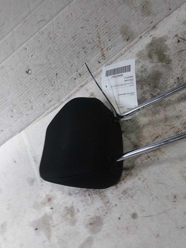 2016 Hyundai Veloster Orange Left Side Headrest - 6433436 - 146K Miles