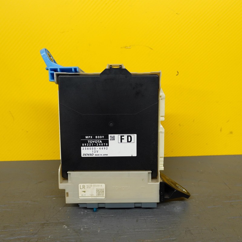 2015-2019 LEXUS RC350 COMPUTER ASSEMBLY MULTI NETWORK BODY CONTROL LEFT DASH OEM
