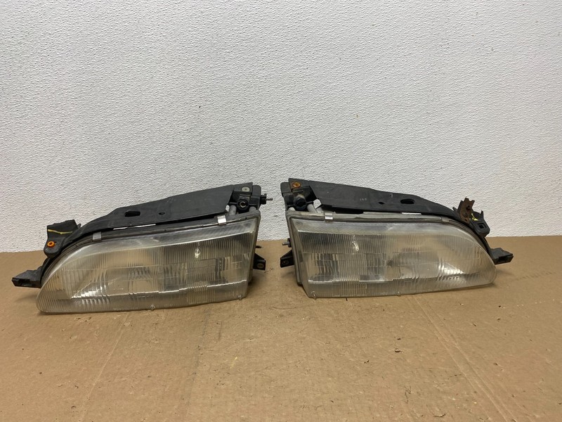 1993 to 1997 Toyota Corolla Left+Right Side Headlights AC5821 DW