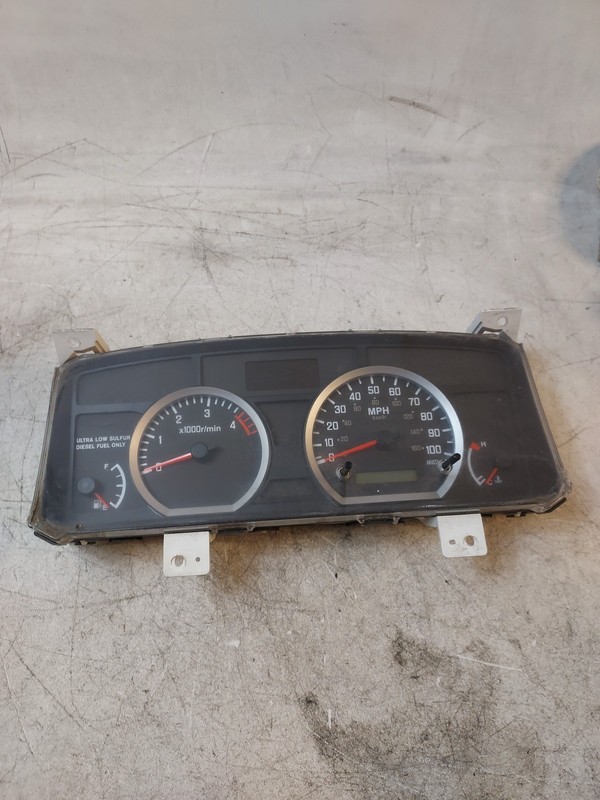 2013 Isuzu reach OEM Speedometer Instrument Cluster IMSM-100M-E oem 377035 miles