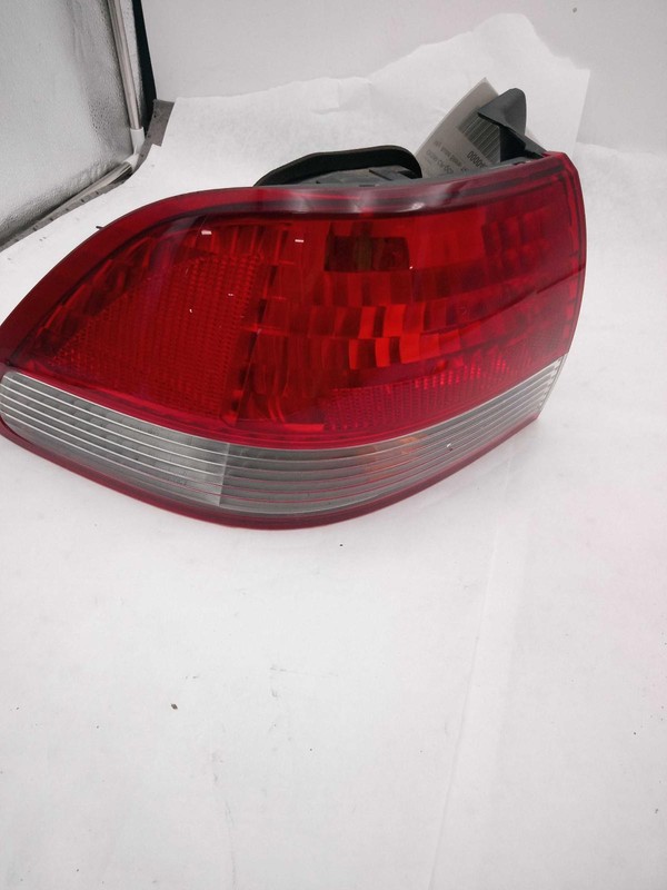Used Left Tail Light Assembly fits: 2002 Honda Accord Sdn quarter panel mounted