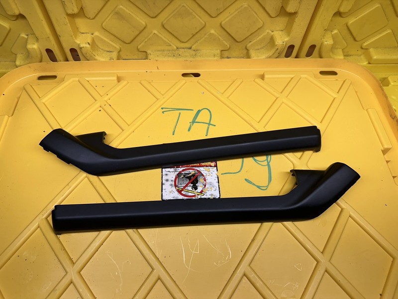 2011-2018 Porsche Cayenne Front Set LeftRight Side Door Panel Trim