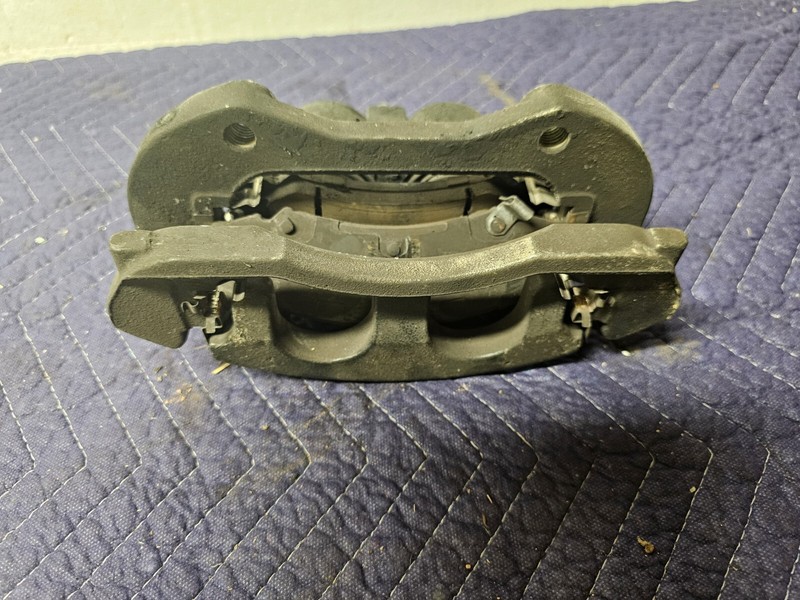 2006 Chevrolet Impala SSFRONT right CALIPER BRAKE OEM